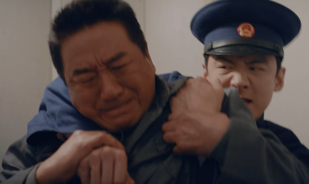 欧陆娱乐登录：才播4集，收视率破2.5，终于有让我熬夜狂追的央视年代剧了