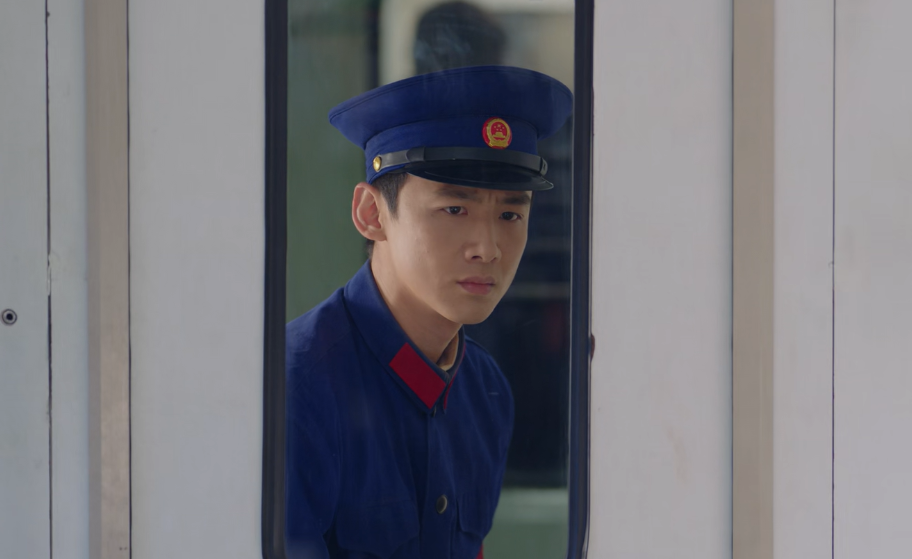 欧陆娱乐登录：才播4集，收视率破2.5，终于有让我熬夜狂追的央视年代剧了